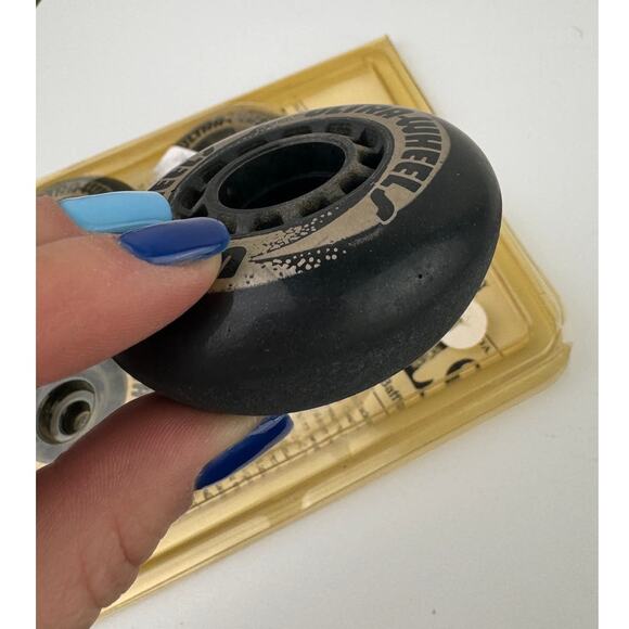 BULLZEYE Inline Replacement Wheels 72mm/80a Set of 4 Performance Skate Wheels - Picture 6 of 7